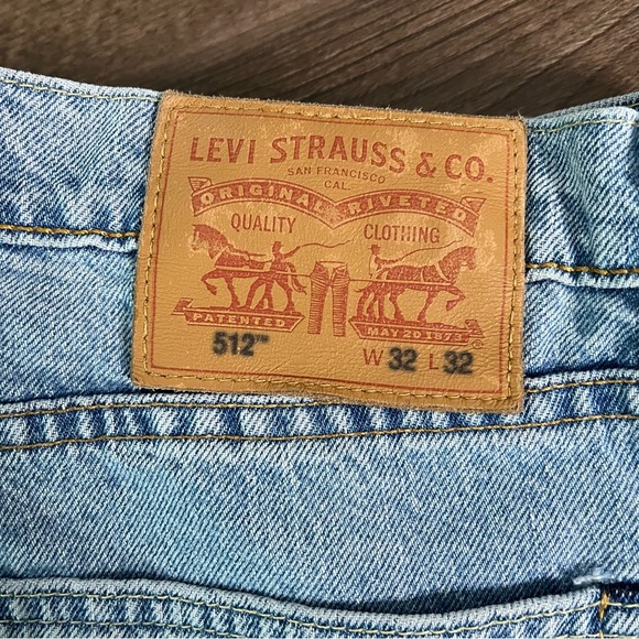 Levi's 512 Light Wash Slim Taper Jeans - Picture 4 of 9